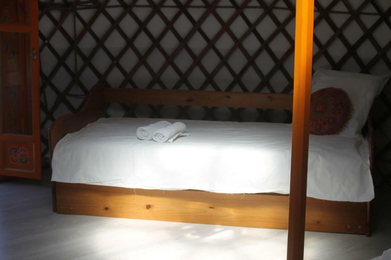 Yourte Grain De Folie Hotel Waben Ngoại thất bức ảnh